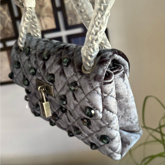 Authentic KURT GEIGER LONDON Velvet magnetic closure convertible Crosby/shoulder - Picture 12 of 16